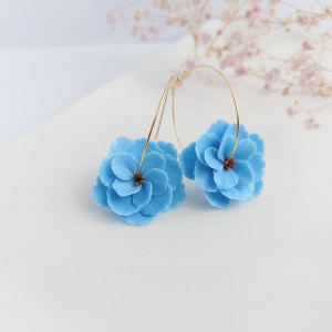 Kolczyki z błękitnymi kwiatami