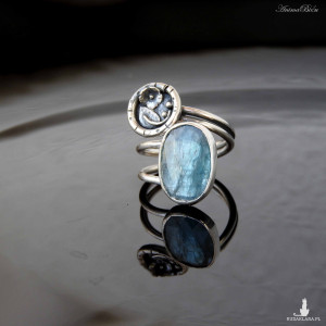 Pierścionek srebrny z błękitnym kyanitem roz 8-9