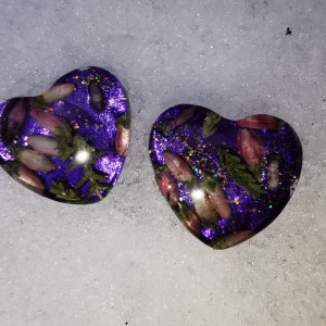 Kolczyki z kwiatami kwiatowe kolczyki gipsówka wrzosy kwiaty wkrętki serca serduszko