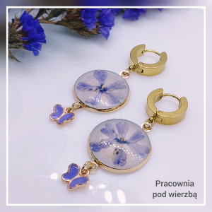 Kolczyki wiszące fioletowe kwiaty motylki żywica stal