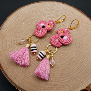 RÓŻOWE KOLCZYKI SUTASZ Z CHWOSTAMI