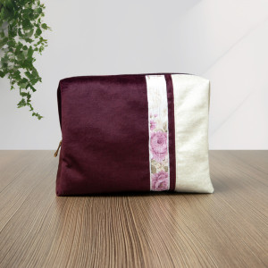 Bordowo-beżowa kosmetyczka z kwiatami