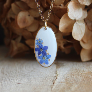Złota zawieszka złoty wisiorek naszyjnik żywica z żywicy kwiaty z kwiatami jajowata retro naturalna dziewczęca kobieca niezapominajki