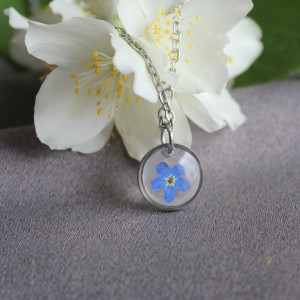 Srebrna zawieszka srebrny wisiorek naszyjnik żywica z żywicy kwiaty z kwiatami jajowata retro naturalna dziewczęca kobieca niezapominajki