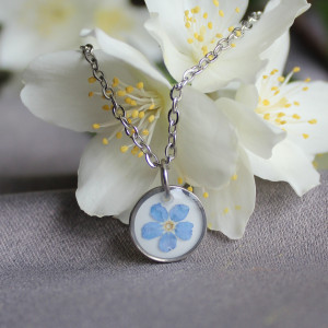 Srebrna zawieszka srebrny wisiorek naszyjnik żywica z żywicy kwiaty z kwiatami jajowata retro naturalna dziewczęca kobieca niezapominajki