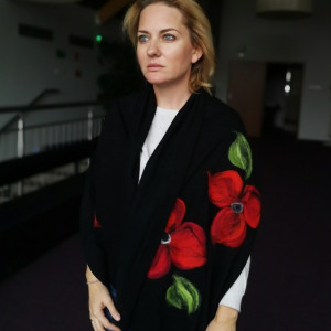 czarny szal damski zimowy z wełną merynosów handmade