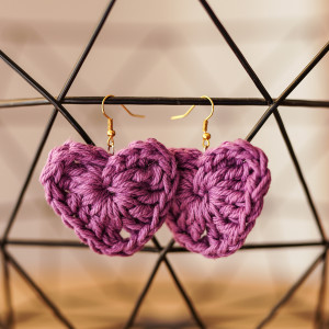 Fioletowe serduszka kolczyki