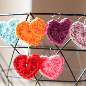 Kolczyki serca na szydełku - różne kolory