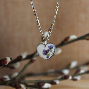 Srebrna zawieszka srebrny wisiorek kwiat naszyjnik żywica z żywicy kwiaty z kwiatami serce serduszko gipsówka