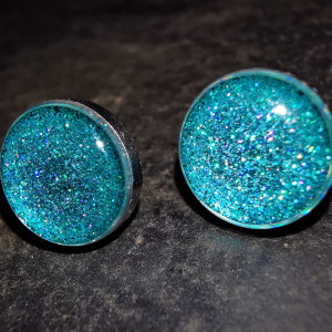 Turkusowe kolczyki wkrętki stalowe kolczyki