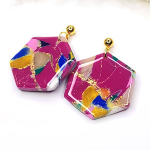 Heksagony kolczyki z gliny polimerowej fuksjowe
