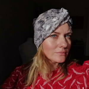 Turban codzienny koronkowy szary