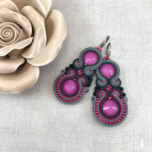 RÓŻOWO SZARE KOLCZYKI SUTASZ „AURORA”