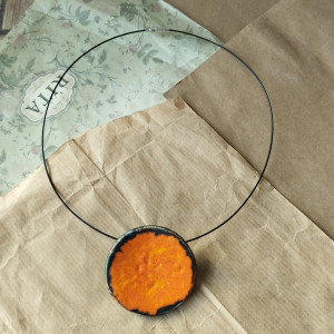 Naszyjnik pomarańczowa niecka