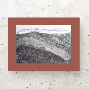 góry grafika na ścianę, rysunek z górami, malowany ręcznie obrazek 30x40, czarno biały obraz z górskim pejzażem, nowoczesny rysunek do domu A3, obraz w skandynawskim stylu, szkic do biura