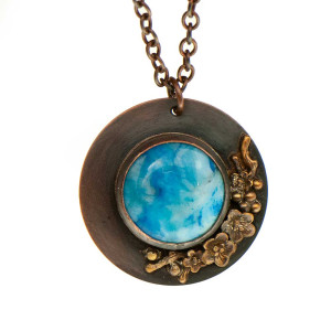 Miedziany naszyjnik z agatem i motywem roślinnym c769