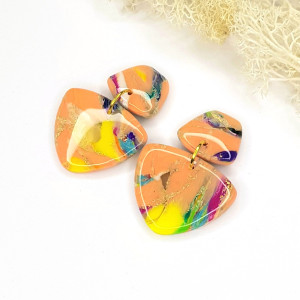 Kolczyki z gliny polimerowej Brzoskwiniowe trójkąty