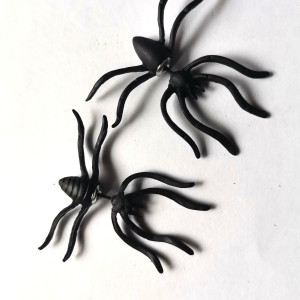 Kolczyki wkrętki pająki