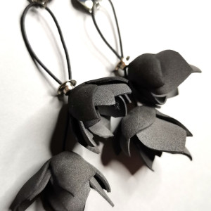 Klipsy czarne tulipany lekkie