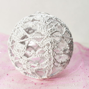 Biała bombka 2-10 cm