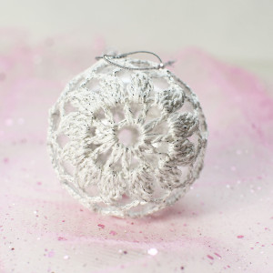 Biała bombka 6cm