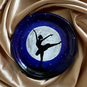 Gliniana podstawka ekspozytor baletnica