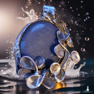 Wisior z niebieskim chalcedonitem