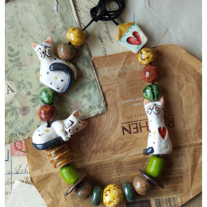 Korale z kotami wiosenne