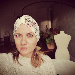 Turban w kwiaty etno