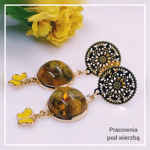 Kolczyki wiszące wrotycz motylki urocza rozeta żywica stal