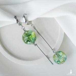 Asymetryczne kolczyki z gipsówką