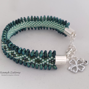 Zielona bransoletka z koniczynką