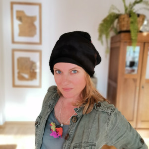 Futrzana  sztuczne futro czapka z haftem