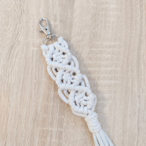 Brelok/ zawieszka do kluczy makrama