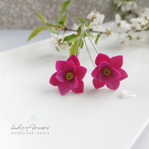 Kolczyki z kwiatem magnolii