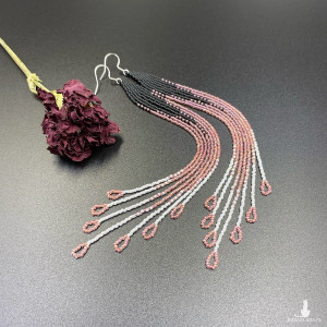 KOLCZYKI DO RAMION Z KORALIKÓW TOHO - czarny, biały, blady róż #744