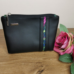 Kosmetyczka z czarnej ekoskóry