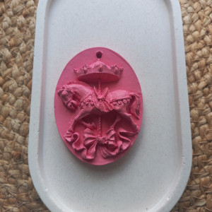 Obrazek na sciane gips polimerowy  konik rozowy