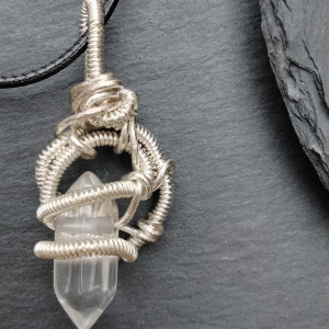 Zawieszka Wisior z kryształem górskim