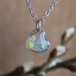 Srebrna zawieszka srebrny wisiorek kwiat naszyjnik żywica z żywicy kwiaty serce serduszko tawuła tawułą