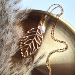 Naszyjnik liść z perłą