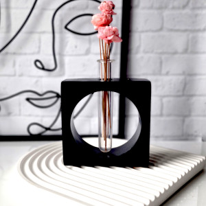 Minimalistyczny wazon z probówką No 2
