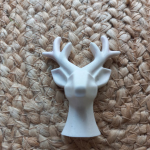 Stojak na pierscionki Jelonek z gipsu polimerowego