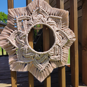 Beżowa mandala w stylu Boho