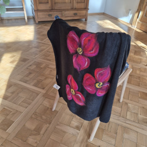 Czarny  szal damski z wełną merynosów handmade