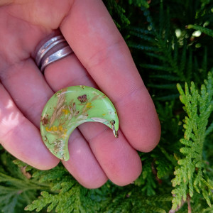 Księżycowa łąka w żywicy