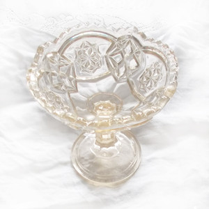 vintage patera na słodycze, prl patera na nóżce, kolorowe szkło prl, retro patera, pastelowa patera, mała patera herbaciana, prl naczynia retro