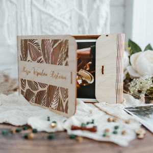 Drewniane pudełko na zdjęcia 15x23 cm