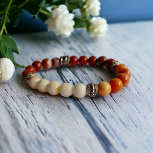 Bransoletka z muszli i jaspisów