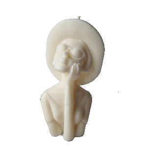 Świeca sojowa Lilioza- kobieta w kapeluszu